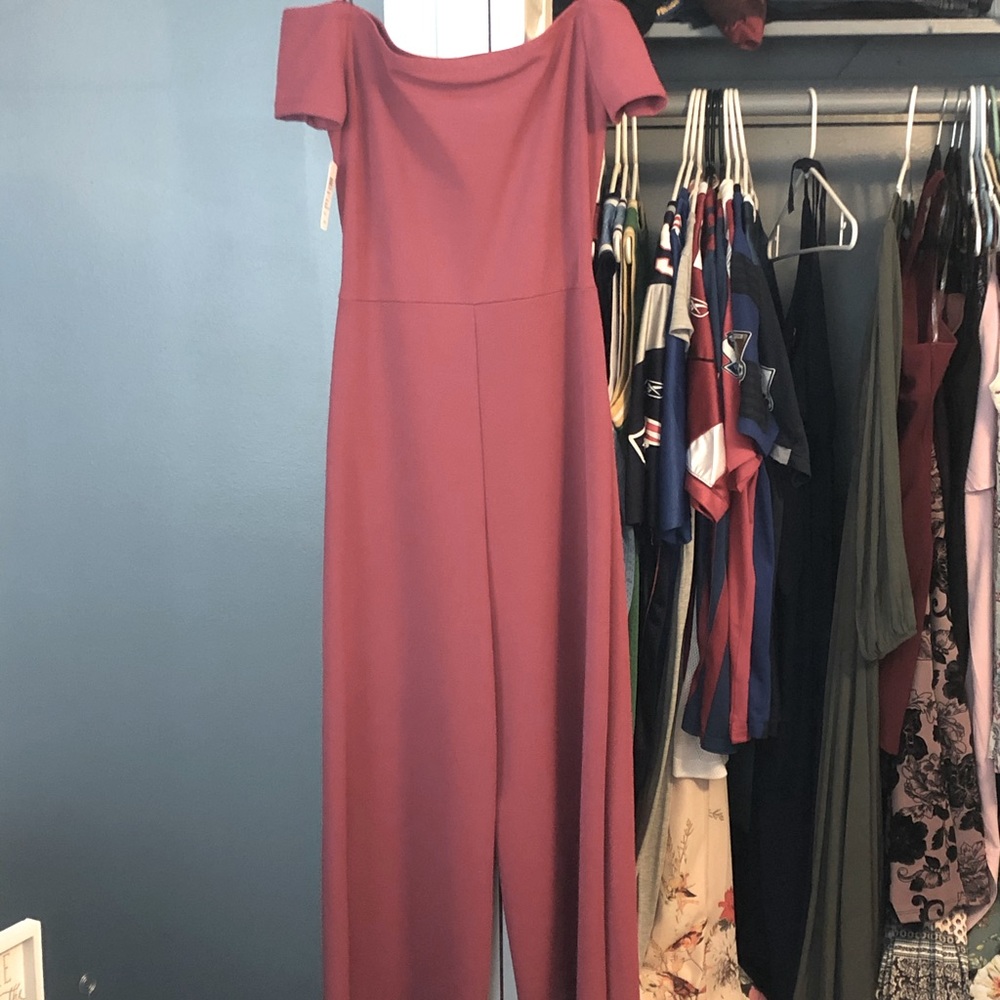 Off the shouldet jumpsuit